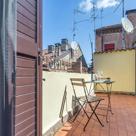 Apartament Rooftop Con Terrazzo Su Via Delle Volte